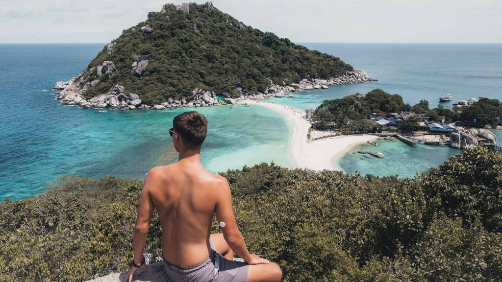 A complete travel guide to the 4 Best Koh Tao Viewpoints.